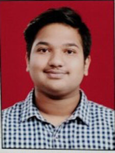 Students receiving career counseling after entrance preparation