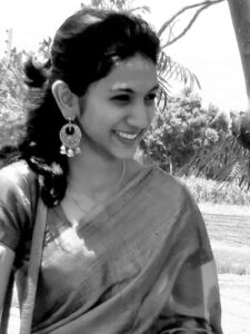 Students learning color theory in design coaching class